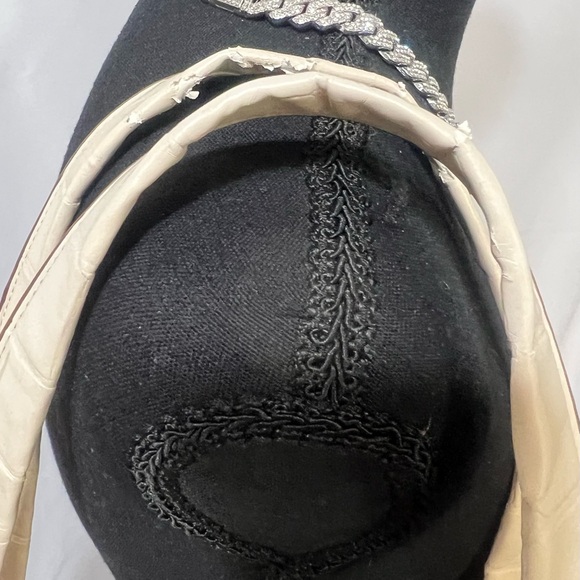 Ruby Rd. Cream Croc-Embossed Shoulder Bag - Picture 4 of 6